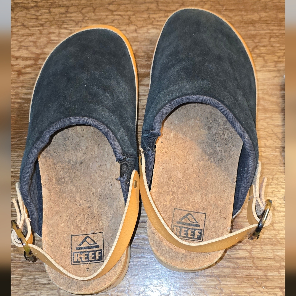 Reef Black Suede Slip-On Shoes - Picture 5 of 7